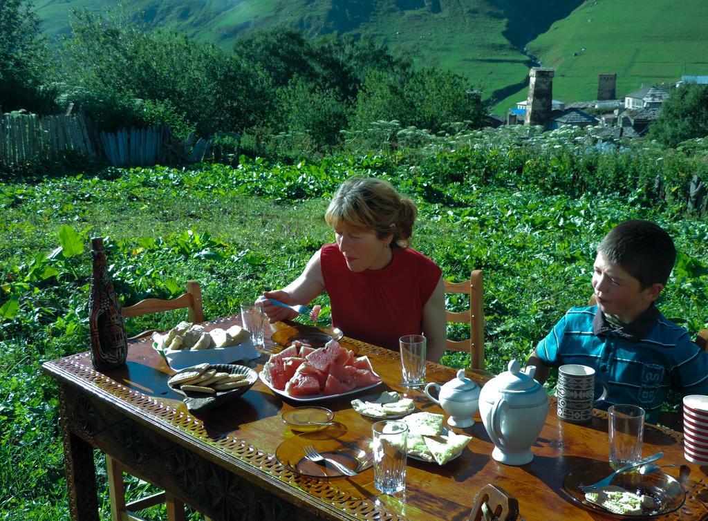 Guesthouse Angelina Ušguli Exteriér fotografie